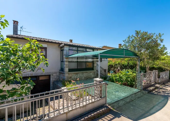 Apartment 5203-1 For 6 Pers In Porec