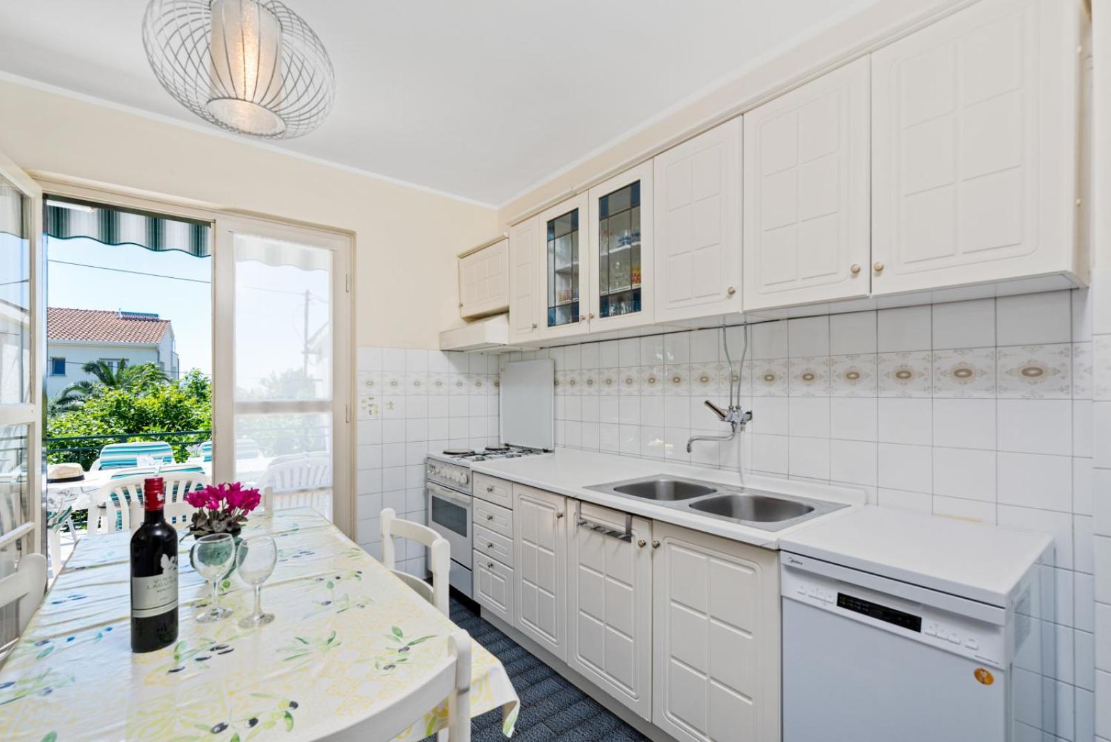 Apartment 5203-1 For 6 Pers In
